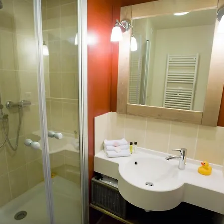 Et Spa 4 8p. House